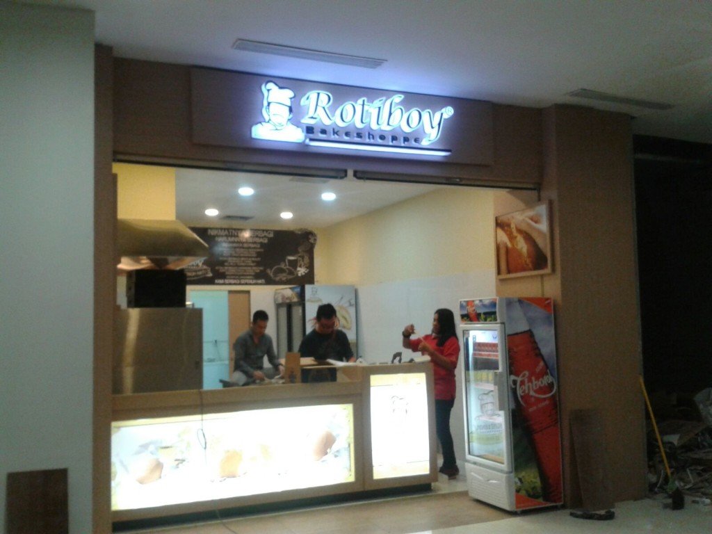 Letter Timbul Mall